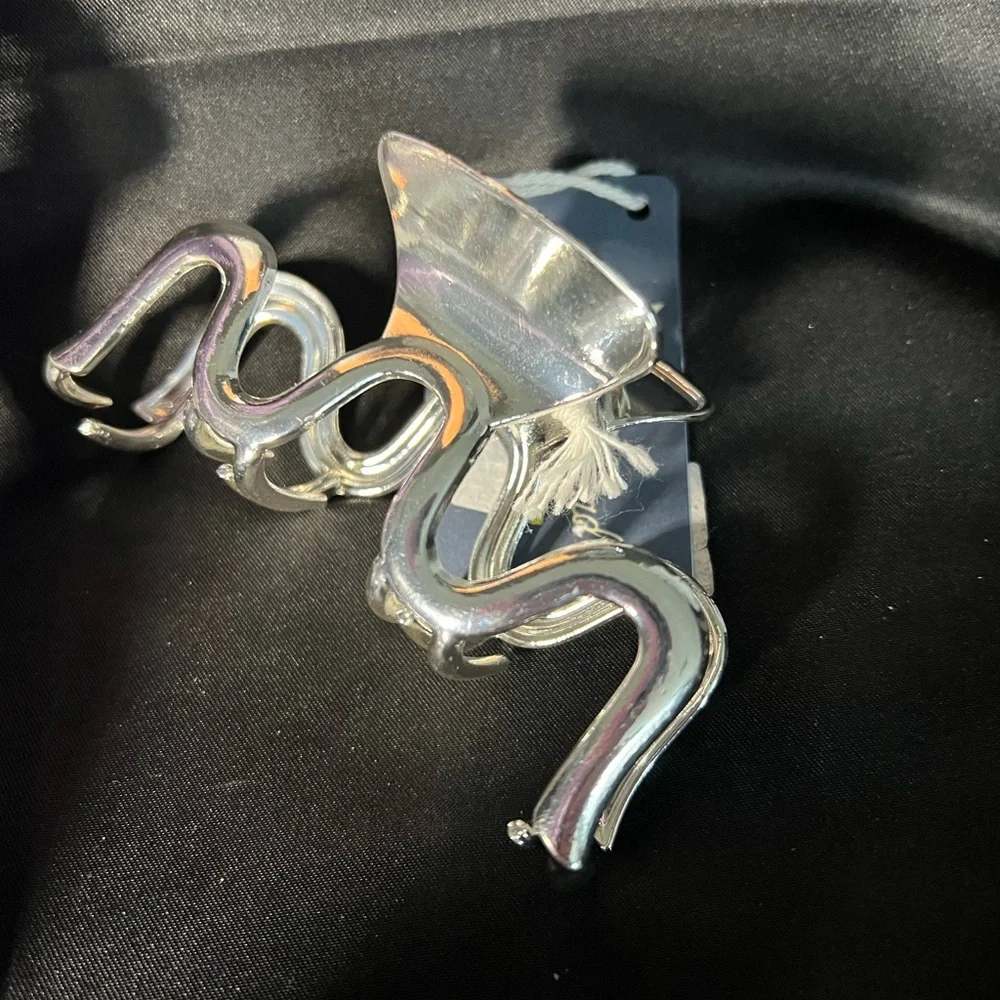 Hairclip - Metal. silver. NWT - Picture 1 of 3